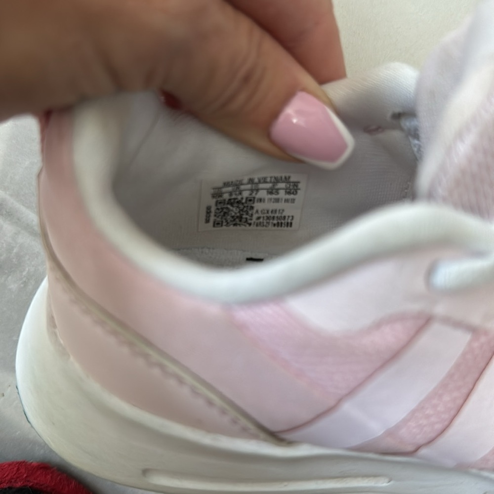 Adidas - Picture 2 of 4